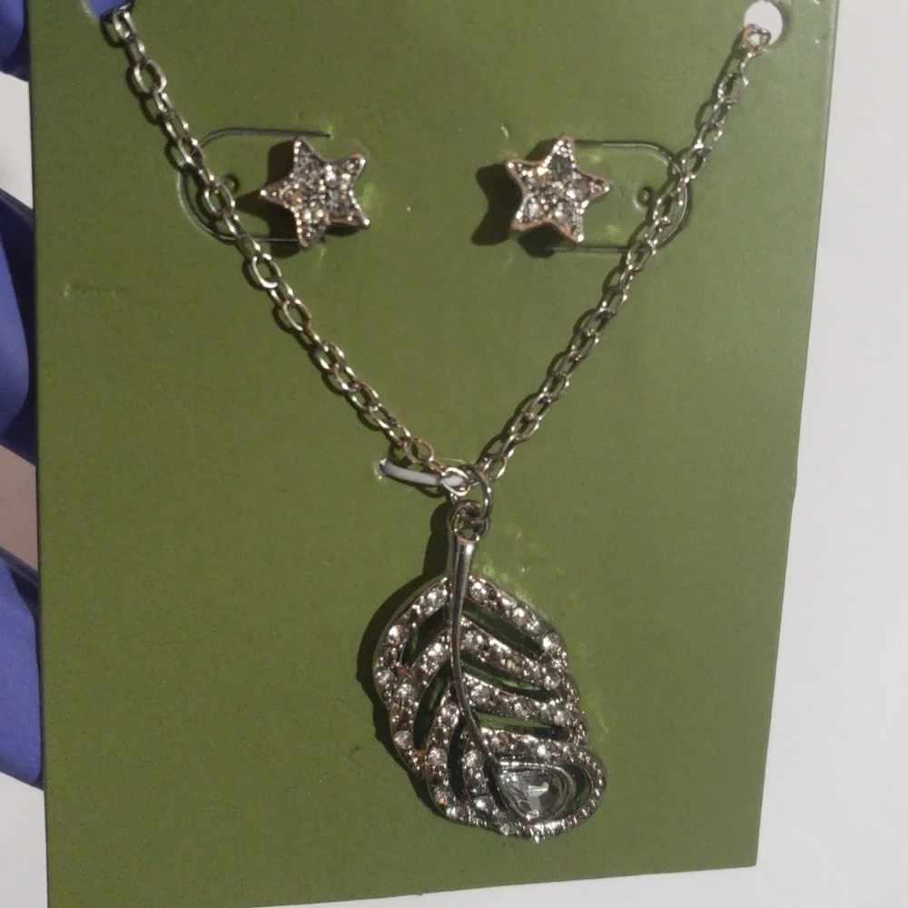Silver Leaf Pendant Necklace & Starburst Earrings – Elegant Women's Jewelry set